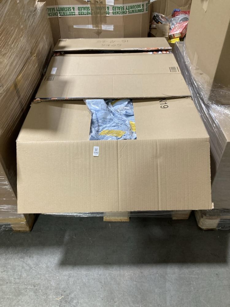 Lot 1162  
            Chesterfield SR40 - Collection or Optional Delivery Available 

                
PALLET OF T-SHIRTS IN BLUE SIZE 3YRS (LOCATION: SR42)