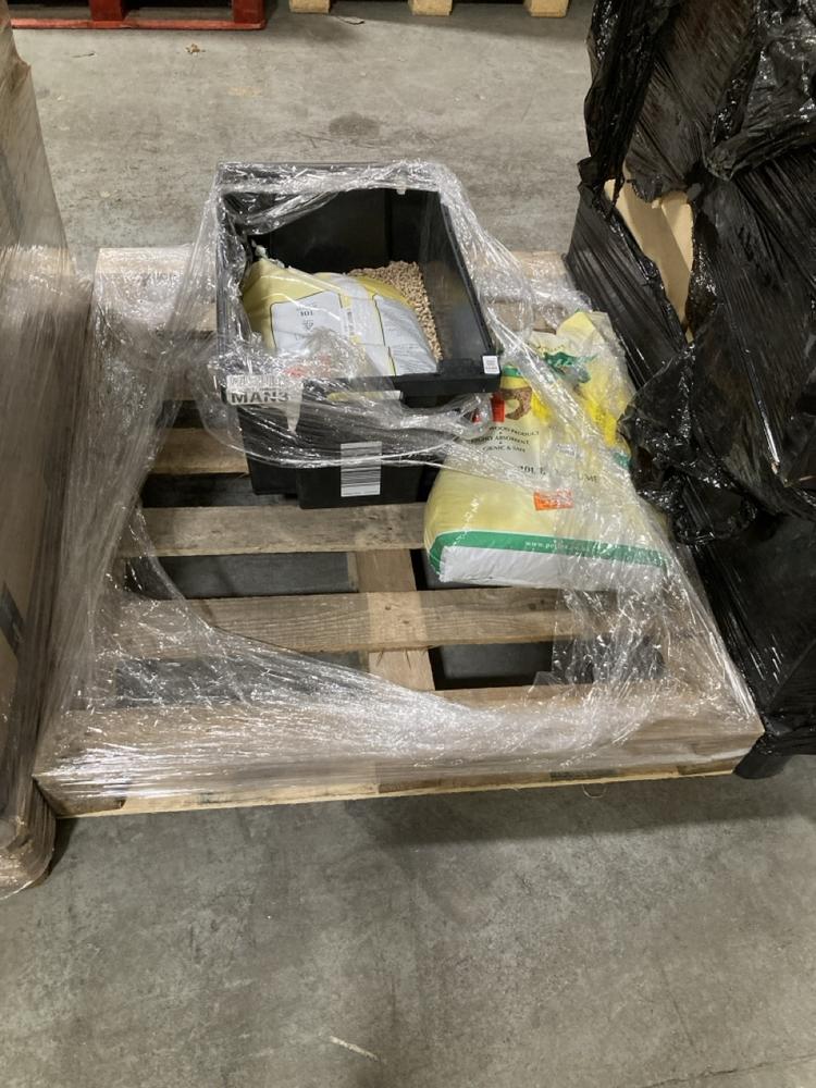 Lot 1181  
            Chesterfield SR40 - Collection or Optional Delivery Available 

                
PALLET OF ASSORTED ITEMS TO INCLUDE STORAGE TUB IN BLUE (LOCATION: SR42)