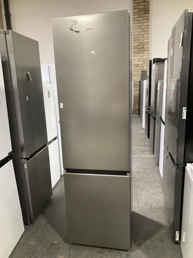 Lot 123  
            Chesterfield SR40 - Collection or Optional Delivery Available 

                
SAMSUNG FREESTANDING FRIDGE FREEZER IN SILVER MODEL: RB38C602C ORIGINAL RRP- £439...