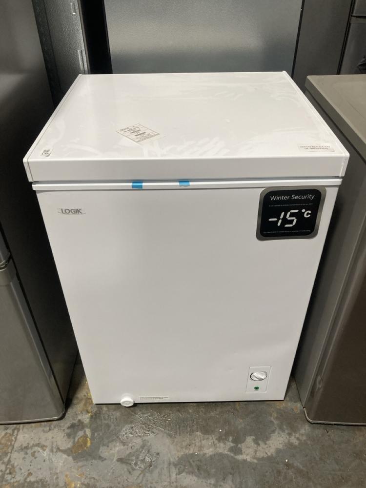 Lot 136  
            Chesterfield SR40 - Collection or Optional Delivery Available 

                
LOGIK CHEST FREEZER IN WHITE MODEL: L145CFW25 ORIGINAL RRP- £189 (LOCATION: A3)