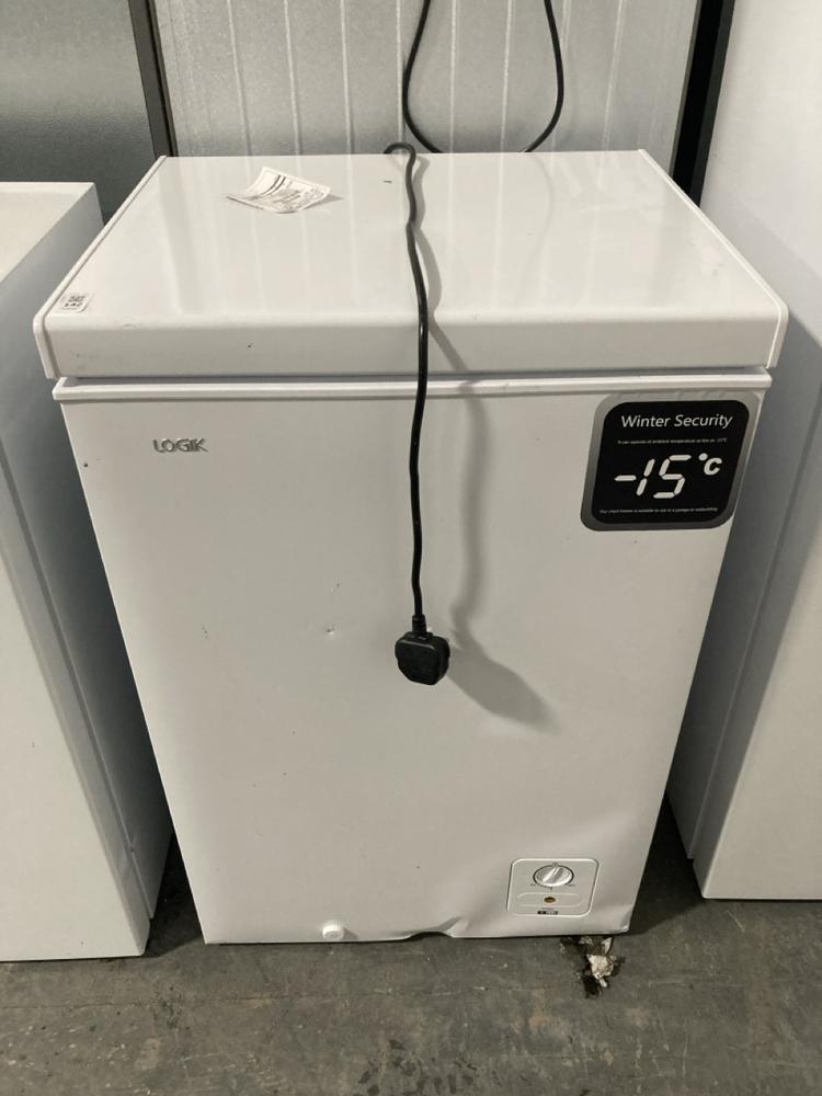 Lot 142  
            Chesterfield SR40 - Collection or Optional Delivery Available 

                
LOGIK CHEST FREEZER IN WHITE MODEL: L95CFW23 ORIGINAL RRP- £149 (LOCATION: A3)