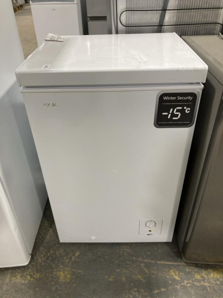Lot 165  
            Chesterfield SR40 - Collection or Optional Delivery Available 

                
LOGIK CHEST FREEZER IN WHITE MODEL: L95CFW23 ORIGINAL RRP- £149 (LOCATION: A3)