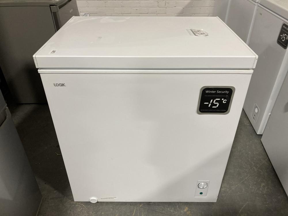 Lot 178  
            Chesterfield SR40 - Collection or Optional Delivery Available 

                
LOGIK CHEST FREEZER IN WHITE MODEL: L198CFW23 ORIGINAL RRP- £189 (LOCATION: A3)