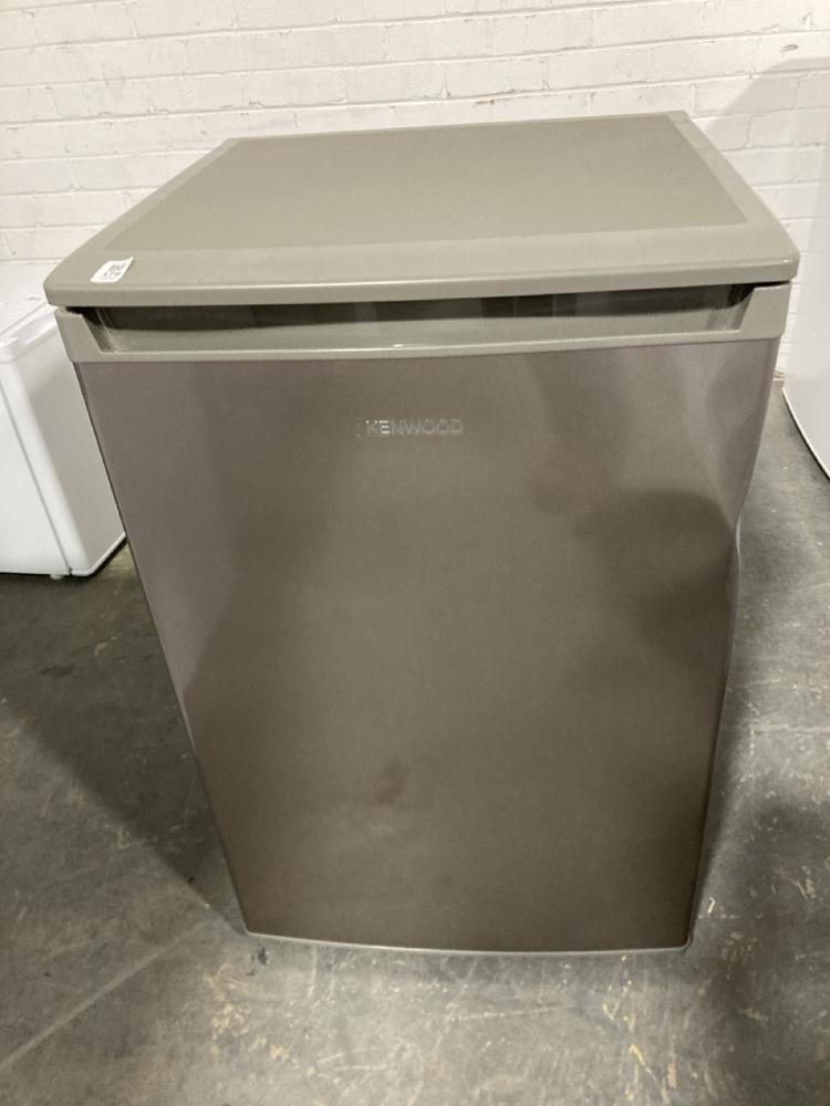 Lot 179  
            Chesterfield SR40 - Collection or Optional Delivery Available 

                
KENWOOD FREESTANDING REFRIGERATOR IN SILVER MODEL: KUL55XD25 ORIGINAL RRP- £229 (...