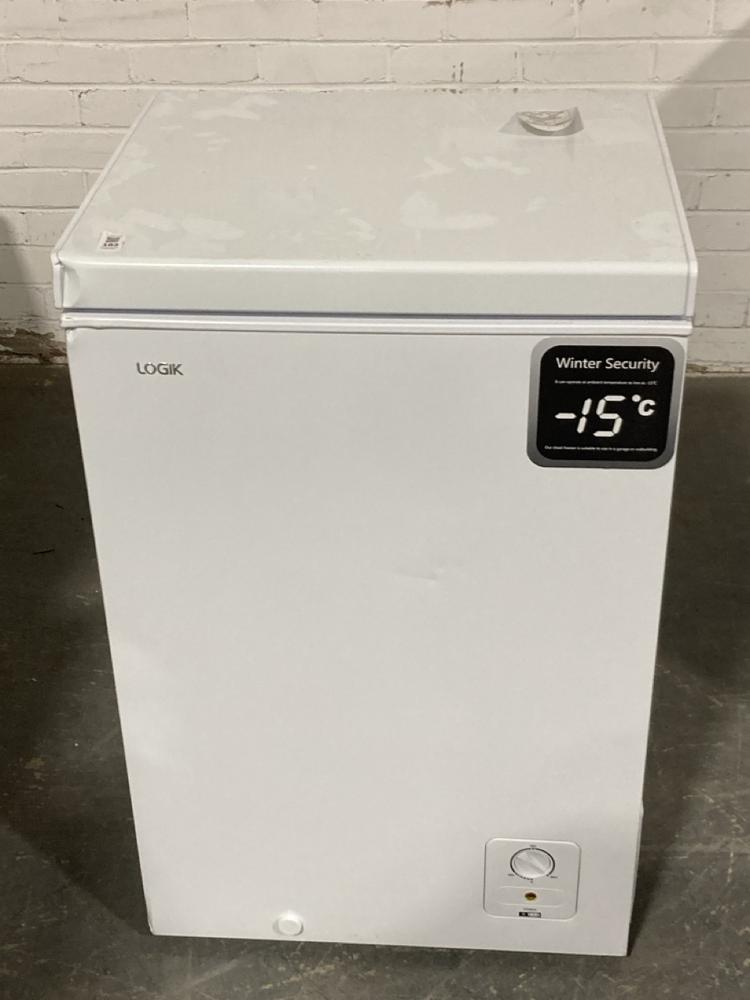 Lot 183  
            Chesterfield SR40 - Collection or Optional Delivery Available 

                
LOGIK CHEST FREEZER IN WHITE MODEL: L95CFW23 ORIGINAL RRP- £149 (LOCATION: A3)