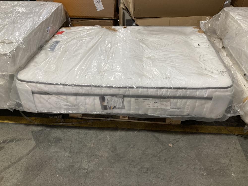 Lot 197  
            Chesterfield SR40 - Collection or Optional Delivery Available 

                
SILENT NIGHT MATTRESS IN WHITE SIZE 135 X 190CM (LOCATION: A5)