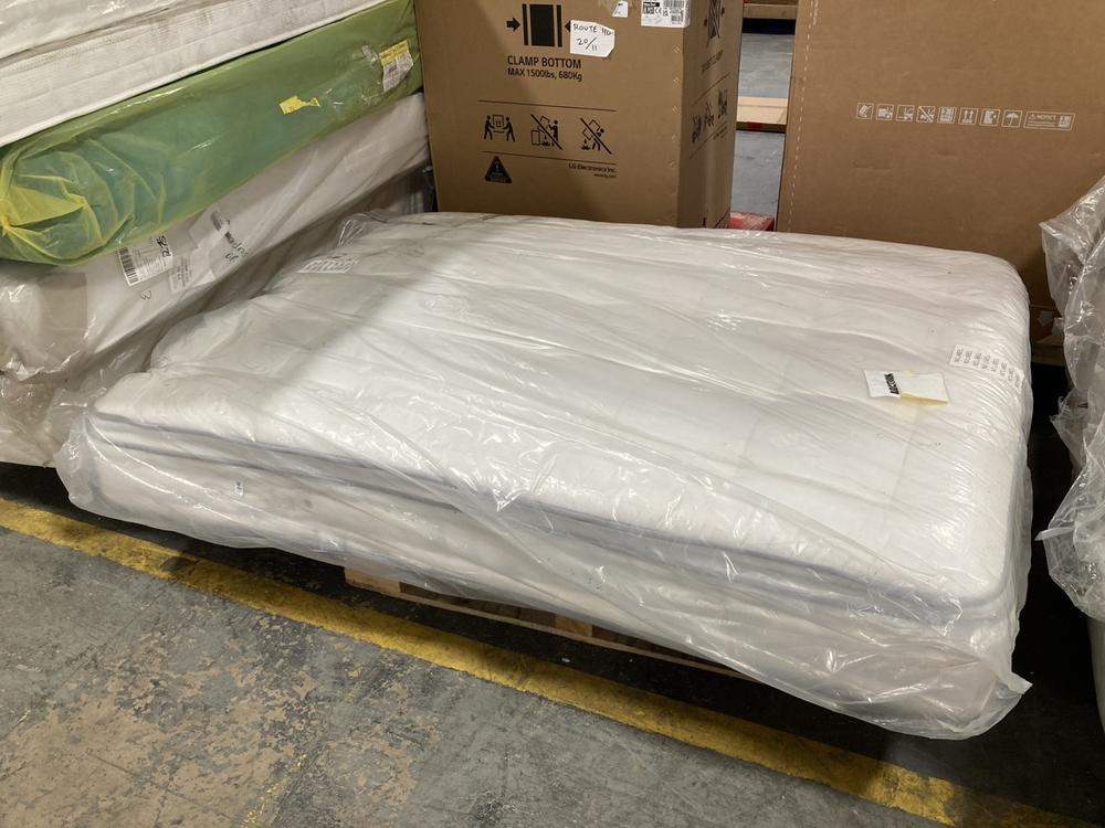 Lot 202  
            Chesterfield SR40 - Collection or Optional Delivery Available 

                
SILENT NIGHT MATTRESS IN WHITE SIZE 140 X 190 CM (LOCATION: A5)