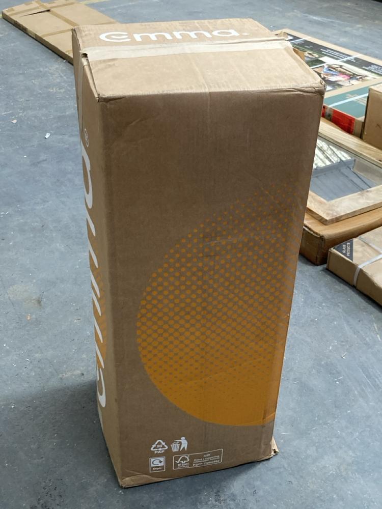 Lot 215  
            Chesterfield SR40 - Collection or Optional Delivery Available 

                
EMMA BOXED MATTRESS SIZE 135 X 190CM (LOCATION: A5)