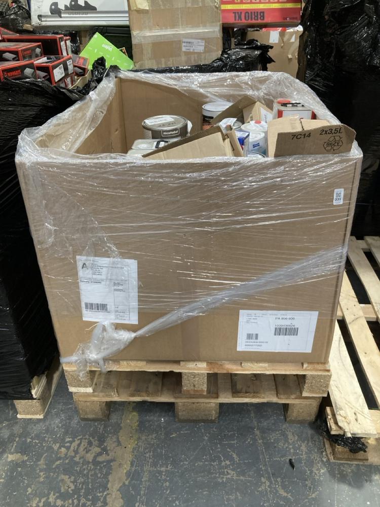 Lot 331  
            Chesterfield SR40 - Collection 

                
PALLET OF ASSORTED LIQUIDS TO INCLUDE VALSPAR INDUSTRIAL MIX UNIVERSAL REDUCER ME...