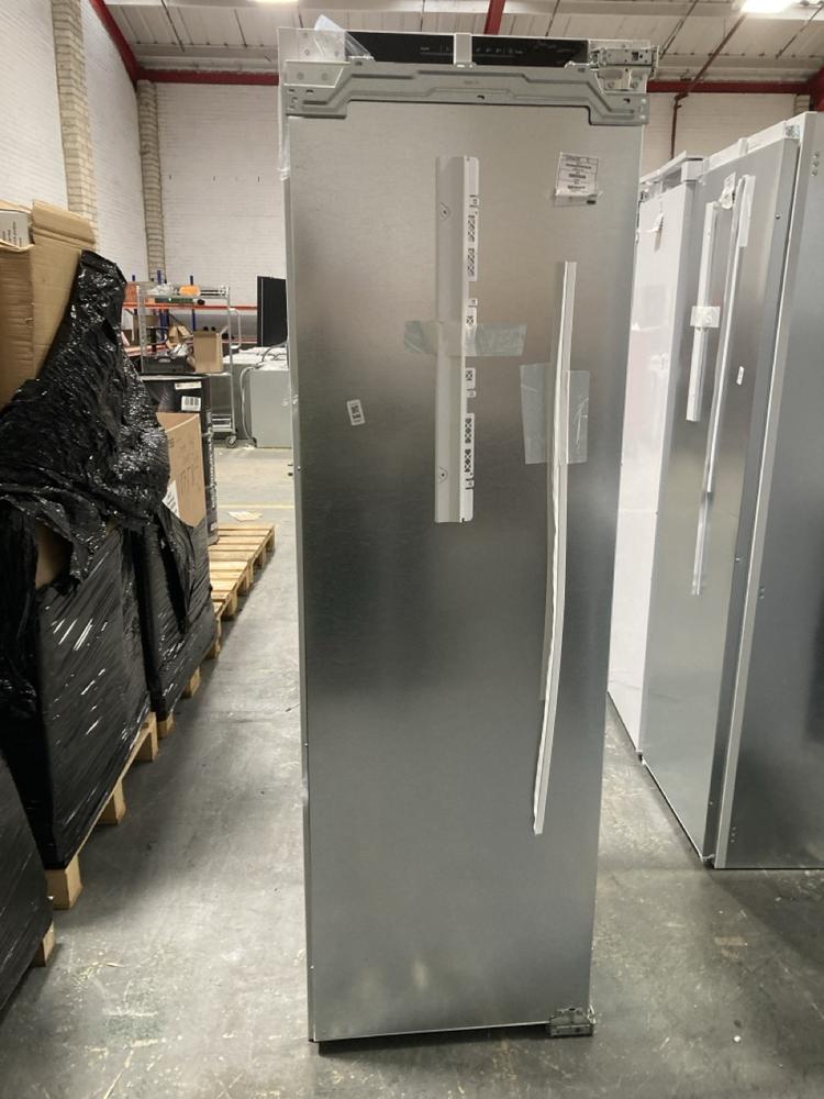 Lot 346  
            Chesterfield SR40 - Collection or Optional Delivery Available 

                
BOSCH FULLY INTEGRATED FRIDGE MODEL: KIR81ADD0GB2 ORIGINAL RRP- £819 (LOCATION: B8)