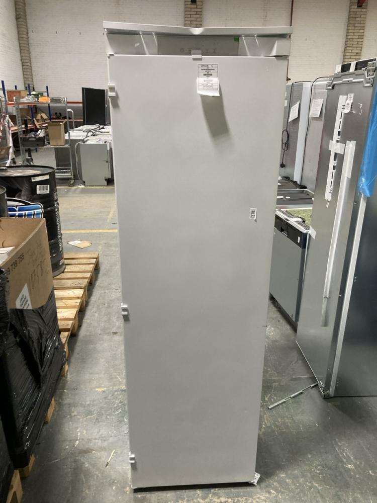 Lot 348  
            Chesterfield SR40 - Collection or Optional Delivery Available 

                
HOTPOINT FULLY INTEGRATED FREEZER IN WHITE MODEL: HTSD 18F013H1 ORIGINAL RRP- £56...