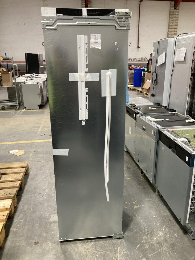 Lot 349  
            Chesterfield SR40 - Collection or Optional Delivery Available 

                
BOSCH FULLY INTEGRATED FRIDGE MODEL: KIR81VFE0GB2 ORIGINAL RRP- £699 (LOCATION: B8)