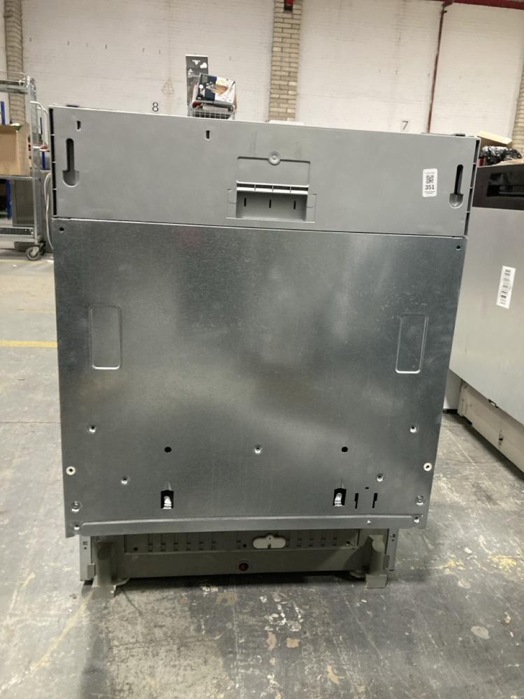 Lot 351  
            Chesterfield SR40 - Collection or Optional Delivery Available 

                
HOTPOINT FULLY INTEGRATED DISHWASHER IN SILVER MODEL: MDIC3B26CW ORIGINAL RRP- £3...