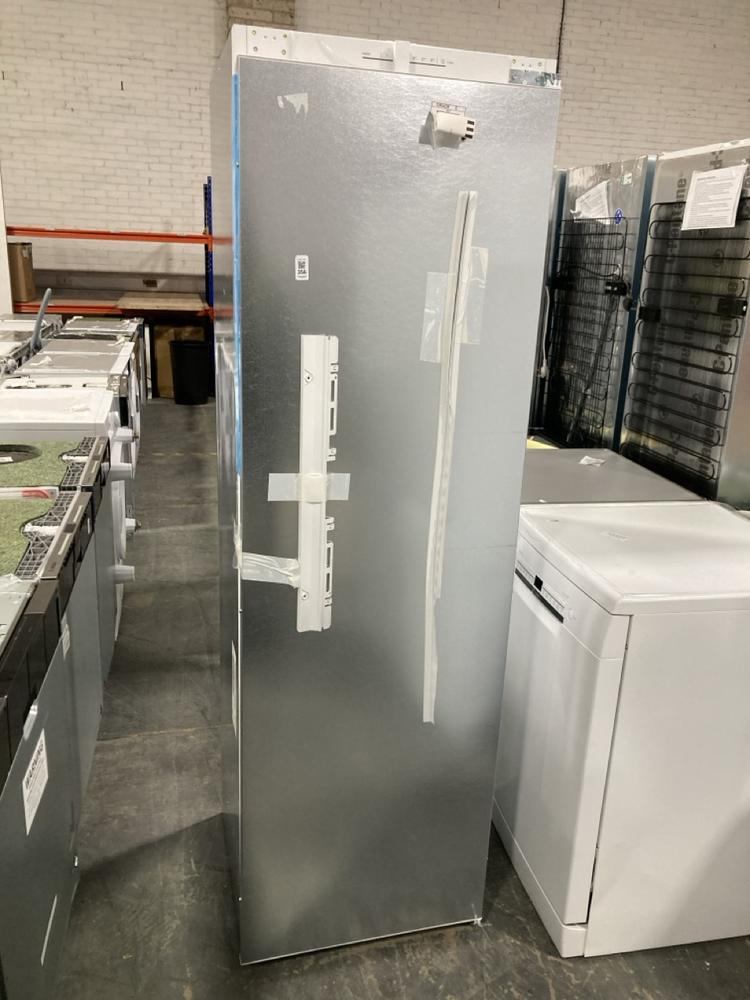Lot 356  
            Chesterfield SR40 - Collection or Optional Delivery Available 

                
BOSCH FULLY INTEGRATED REFRIGERATOR IN SILVER MODEL: KIR81NSE0GB2 ORIGINAL RRP- £...