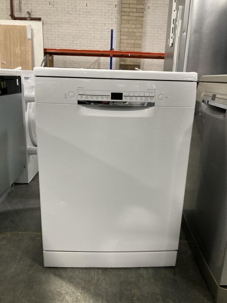Lot 357  
            Chesterfield SR40 - Collection or Optional Delivery Available 

                
BOSCH SERIES 2 FREESTANDING DISHWASHER IN WHITE MODEL: SMS2HVW67G ORIGINAL RRP- £...