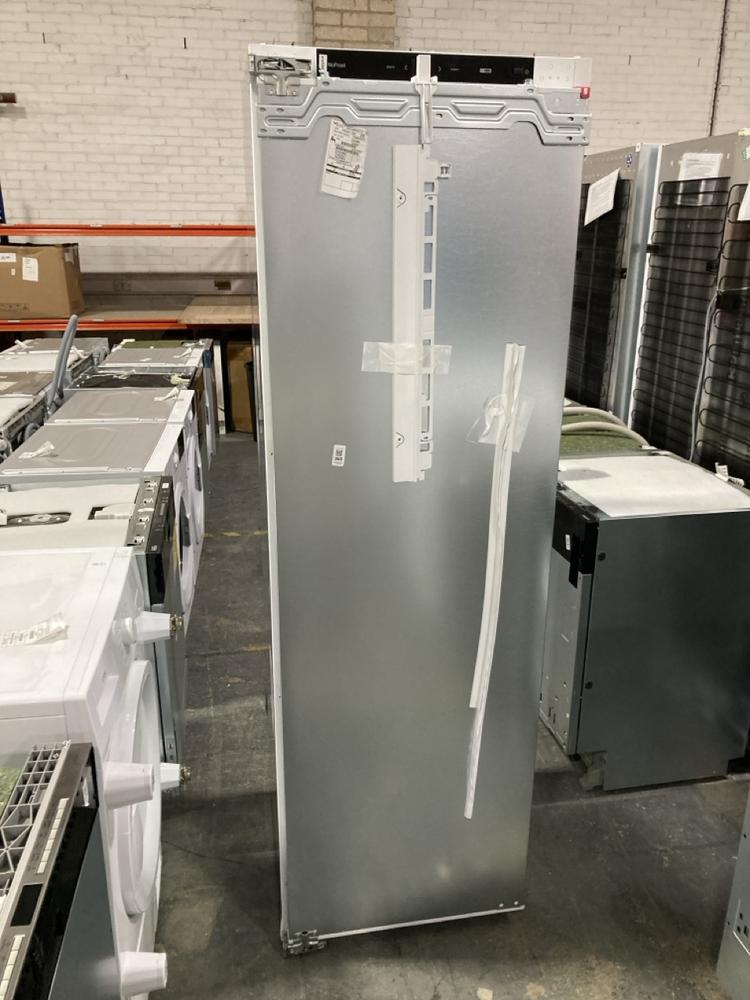 Lot 360  
            Chesterfield SR40 - Collection or Optional Delivery Available 

                
BOSCH FULLY INTEGRATED FREEZER IN SILVER MODEL: GIN81VEE0GB2 ORIGINAL RRP- £699 (...