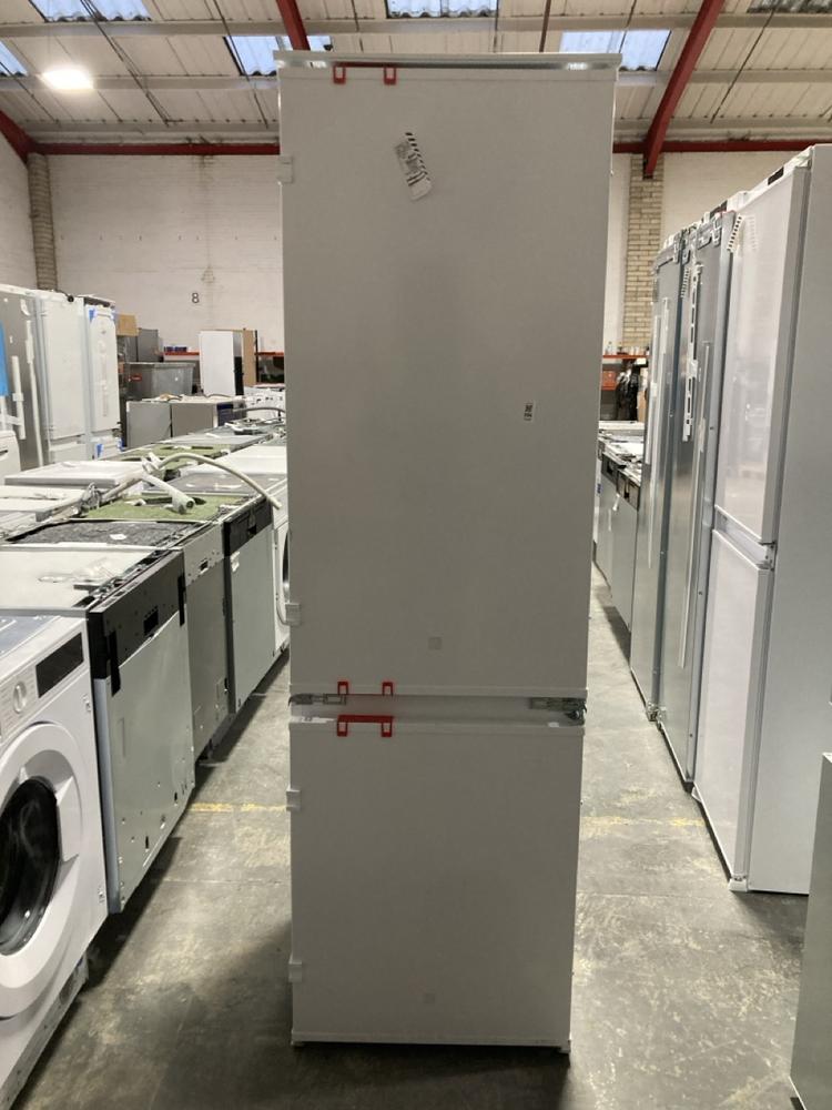 Lot 396  
            Chesterfield SR40 - Collection or Optional Delivery Available 

                
AEG FULLY INTEGRATED FRIDGE FREEZER IN WHITE MODEL: OSC5S818ES ORIGINAL RRP- £484...