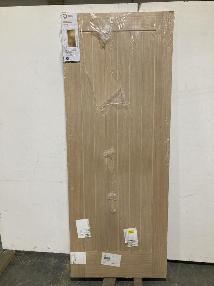 Lot 425  
            Chesterfield SR40 - Collection or Optional Delivery Available 

                
UNFINISHED OAK SUFFOLK ESSENTIAL INTERNAL DOOR 1981 X 762MM (LOCATION: B RACKING)