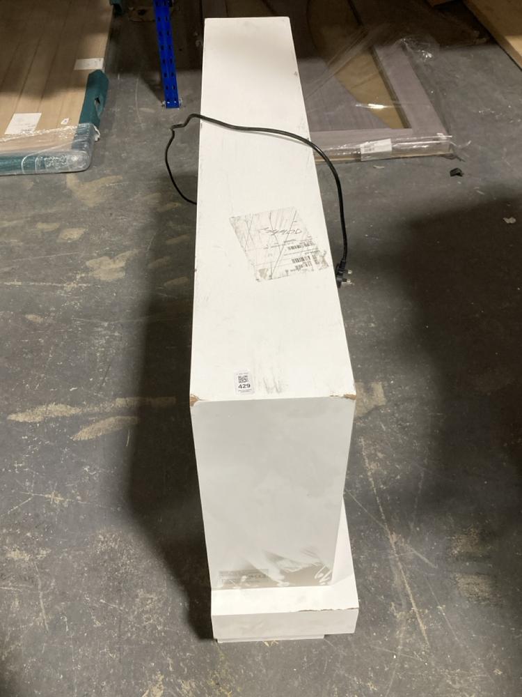 Lot 429  
            Chesterfield SR40 - Collection or Optional Delivery Available 

                
AMBERGLO WHITE ELECTRIC FIRE WITH LED LIGHTS (LOCATION: B RACKING)