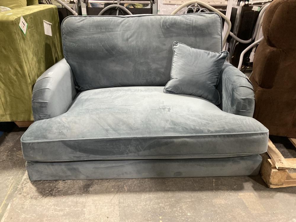Lot 504  
            Chesterfield SR40 - Collection or Optional Delivery Available 

                
PAYTON BLUE VELVET 2 SEATER SOFA (LOCATION: B7)