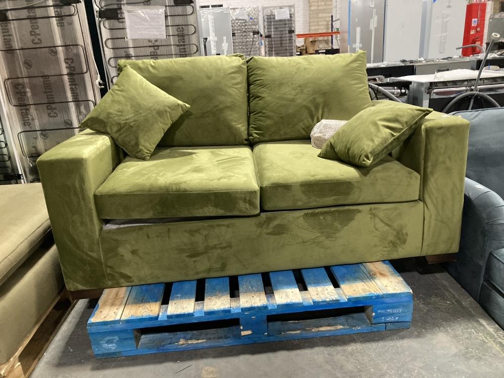 Lot 505  
            Chesterfield SR40 - Collection or Optional Delivery Available 

                
PAYTON 2 SEATER IN VELVET OLIVE GREEN (LOCATION: B7)
