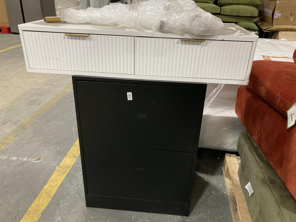 Lot 512  
            Chesterfield SR40 - Collection 

                
2 DRAWER VANITY UNIT IN WHITE TO INCLUDE 2 DRAWER UNIT IN BLACK (COLLECTION ONLY)...