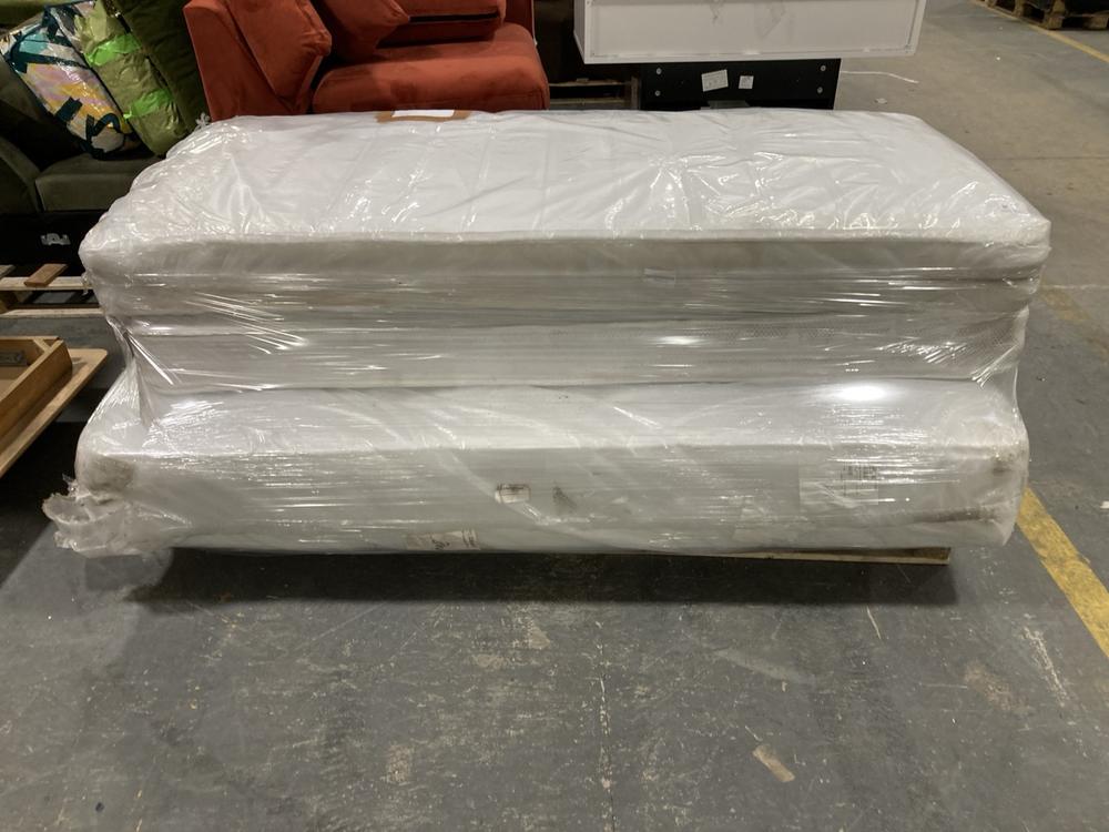 Lot 513  
            Chesterfield SR40 - Collection or Optional Delivery Available 

                
PALLET OF ASSORTED ITEMS TO INCLUDE SINGLE MATTRESS IN WHITE (LOCATION: B6)