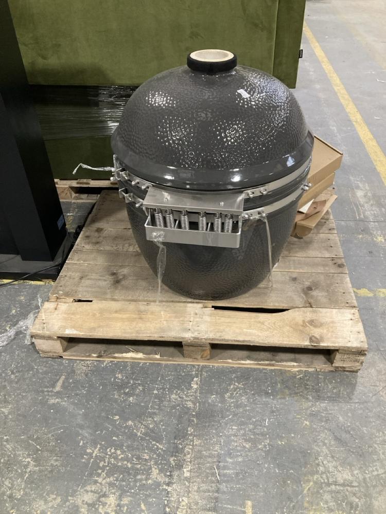 Lot 521  
            Chesterfield SR40 - Collection or Optional Delivery Available 

                
BOSS GRILL THE EGG XL ORIGINAL RRP- £529 (LOCATION: B6)
