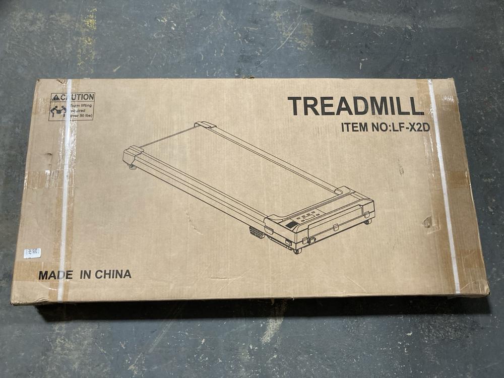 Lot 557  
            Chesterfield SR40 - Collection or Optional Delivery Available 

                
MOTORISED TREADMILL IN BLACK MODEL: LF-X2D (LOCATION: B RACKING)