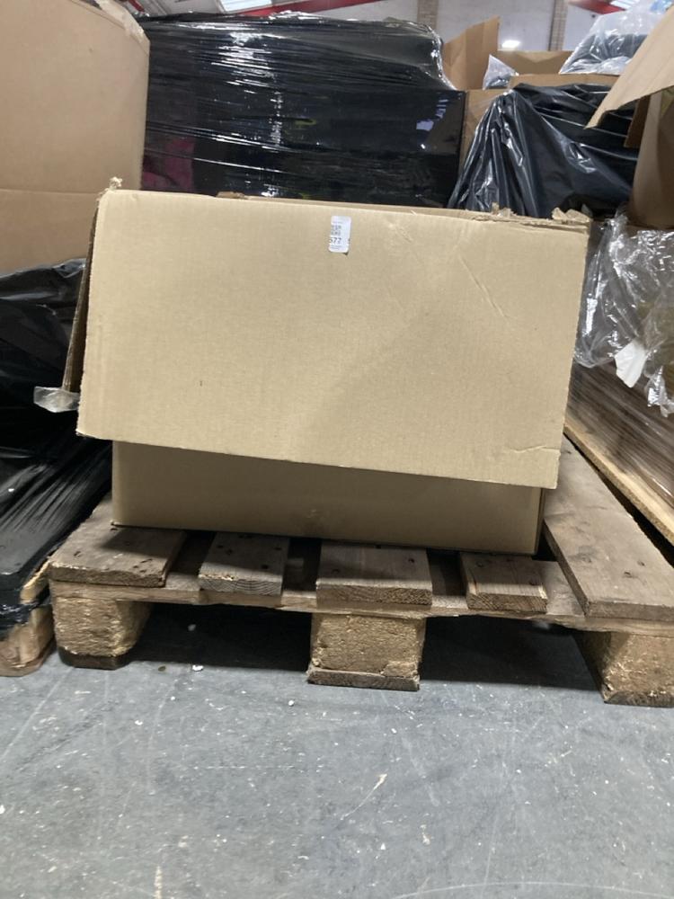 Lot 577  
            Chesterfield SR40 - Collection or Optional Delivery Available 

                
PALLET OF ASSORTED ITEMS TO INCLUDE FACE MASKS (LOCATION: B3)