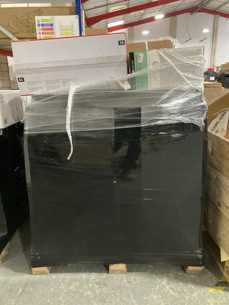 Lot 581  
            Chesterfield SR40 - Collection or Optional Delivery Available 

                
PALLET OF ASSORTED ITEMS TO INCLUDE HP PRINTER (LOCATION: B3)