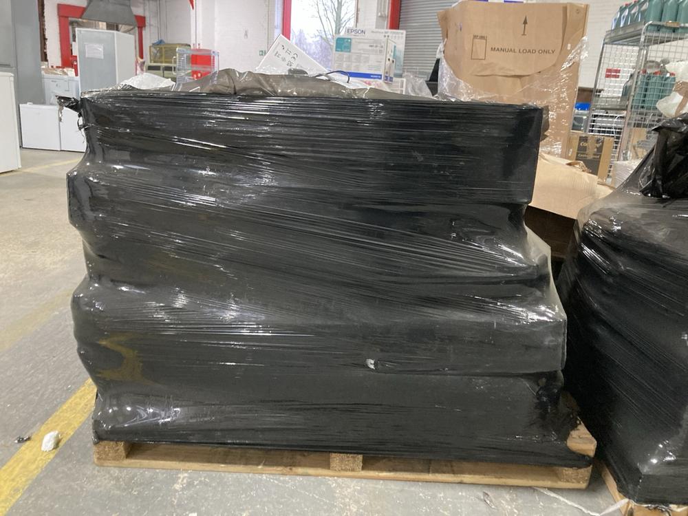 Lot 587  
            Chesterfield SR40 - Collection or Optional Delivery Available 

                
PALLET OF ASSORTED ITEMS TO INCLUDE HP PRINTER (LOCATION: B3)