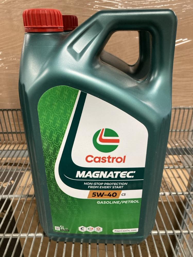 Lot 596  
            Chesterfield SR40 - Collection 

                
2 X CASTROL MAGNATEC 5W-40 GASOLINE/PETROL 5L TOTAL ORIGINAL RRP- £100 (COLLECTIO...