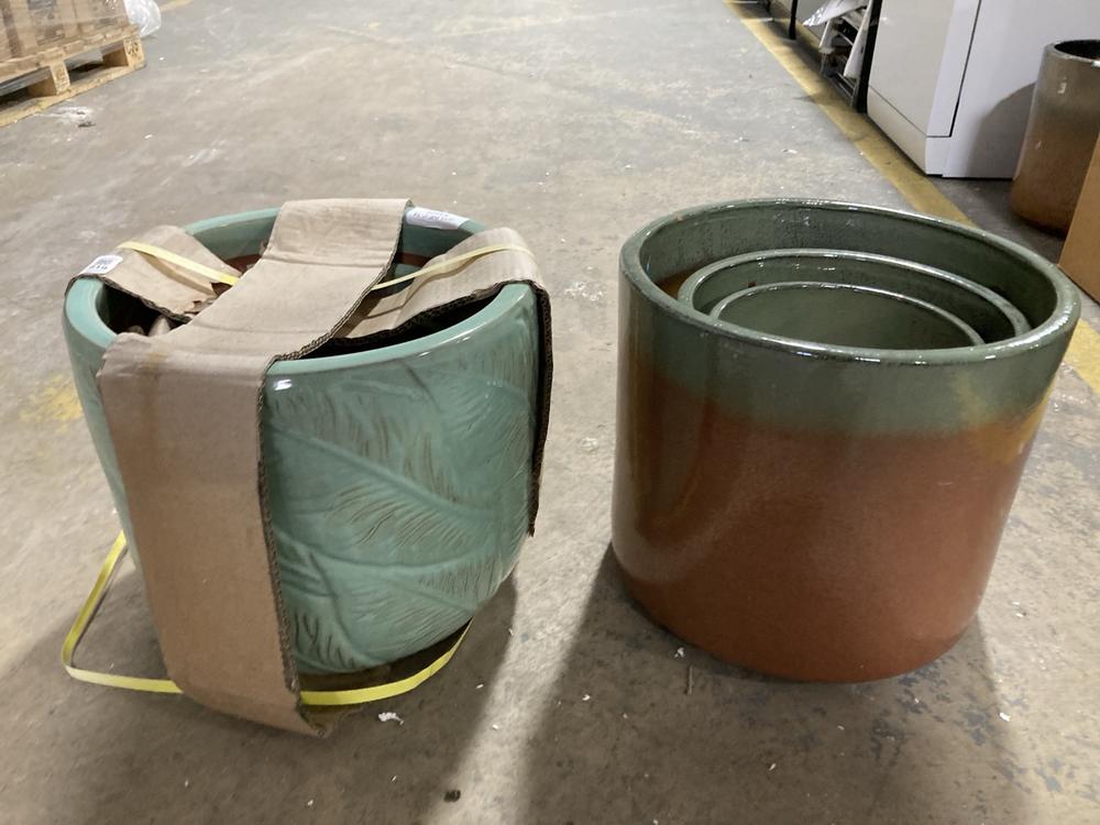 Lot 619  
            Chesterfield SR40 - Collection 

                
2 X SET OF 3 LEAF PATTERN PLANTERS IN CYAN (COLLECTION ONLY) (LOCATION: B3)