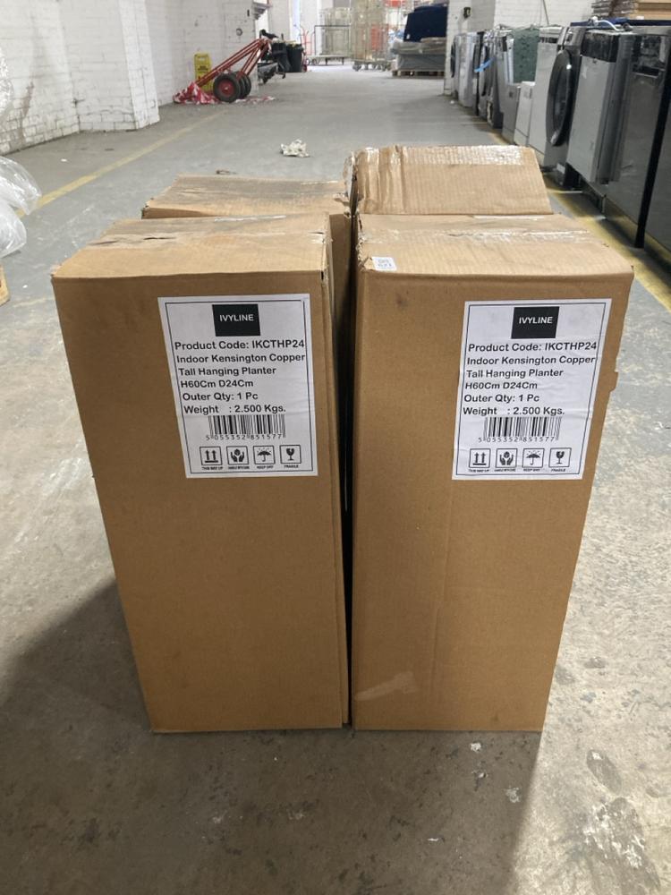 Lot 621  
            Chesterfield SR40 - Collection 

                
4 X INDOOR TALL KENSINGTON HANGING PLANTER IN COPPER H60CM X D24CM TOTAL ORIGINAL...