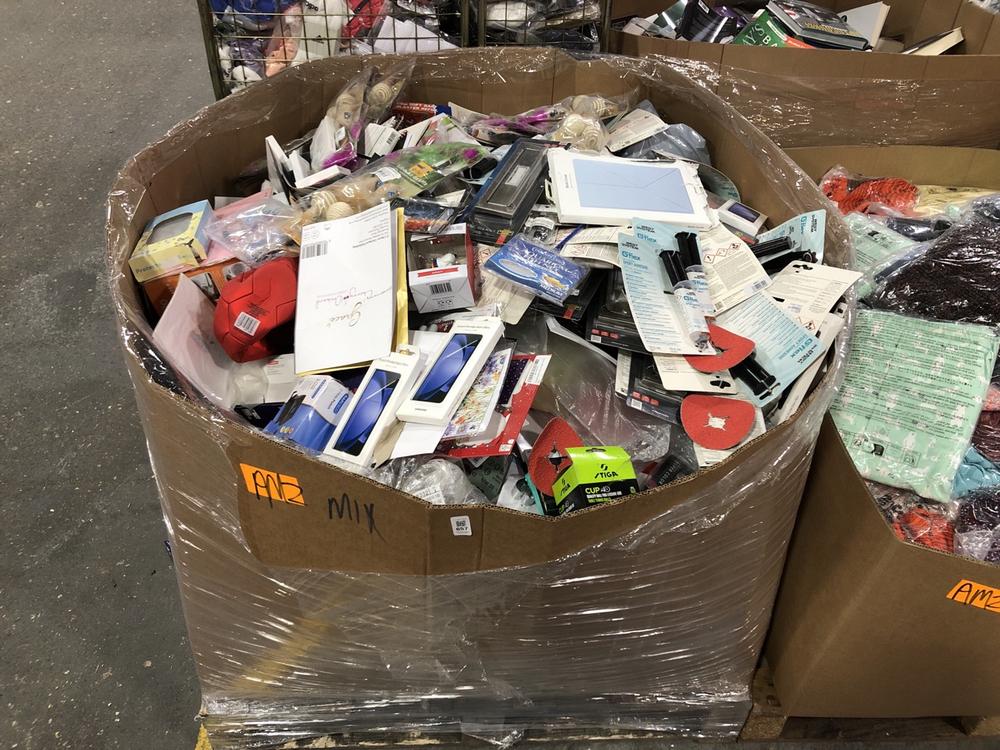 Lot 657  
            Chesterfield SR40 - Collection or Optional Delivery Available 

                
PALLET OF ASSORTED ITEMS TO INCLUDE SAMSUNG GALAXY Z FOLD 5 FRONT PROTECTION FILM...