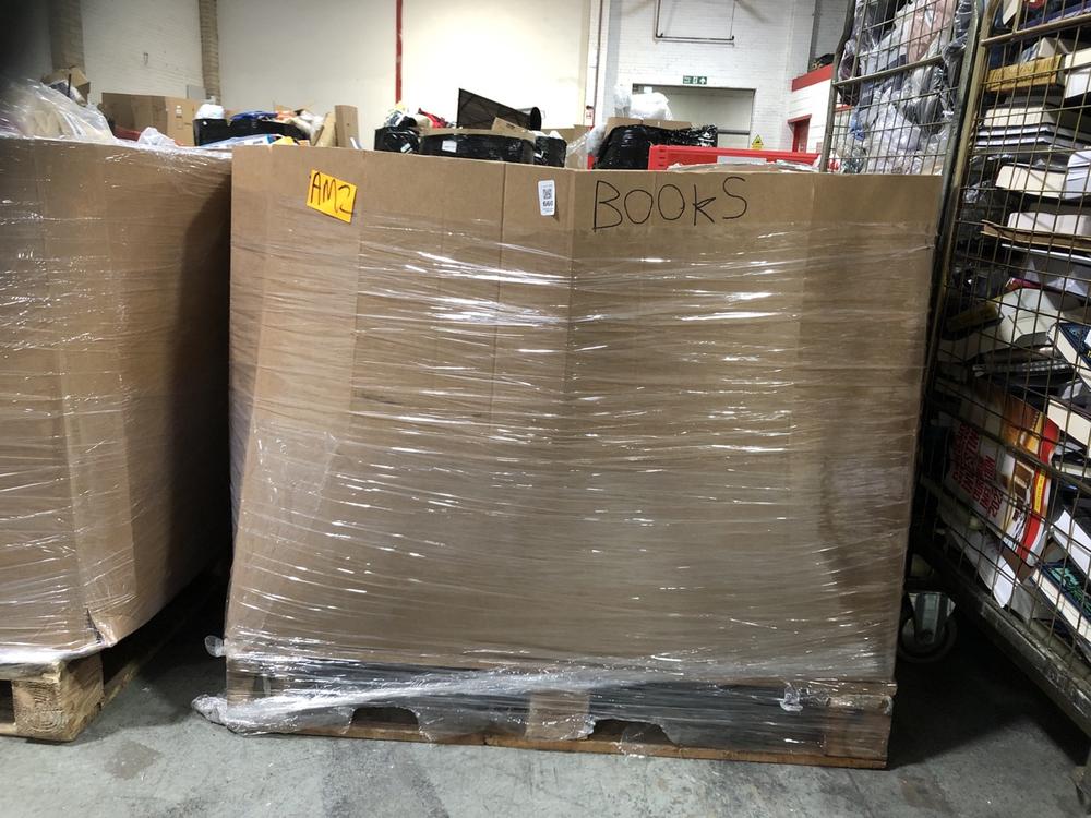 Lot 660  
            Chesterfield SR40 - Collection or Optional Delivery Available 

                
PALLET OF ASSORTED BOOKS TO INCLUDE AUTOCOURSE 2015-2016 (LOCATION: SR41)