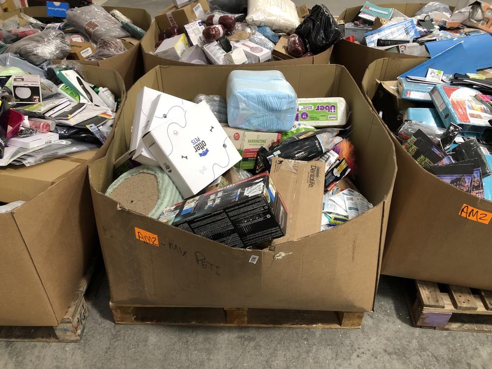 Lot 665  
            Chesterfield SR40 - Collection or Optional Delivery Available 

                
PALLET OF ASSORTED ITEMS TO INCLUDE SHEBA 40X85G FINE FLAKES CAT FOOD (LOCATION: ...