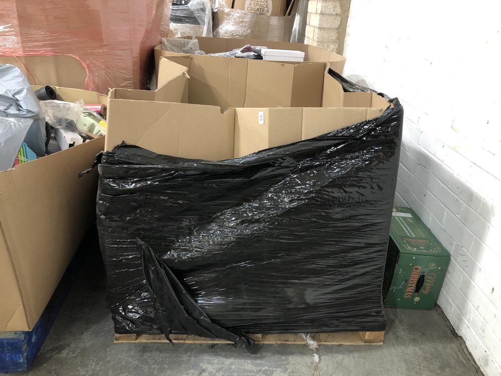 Lot 668  
            Chesterfield SR40 - Collection 

                
PALLET OF ASSORTED ITEMS TO INCLUDE EASYLIFE ADVANCED SPIDER STAY AWAY (LOCATION:...