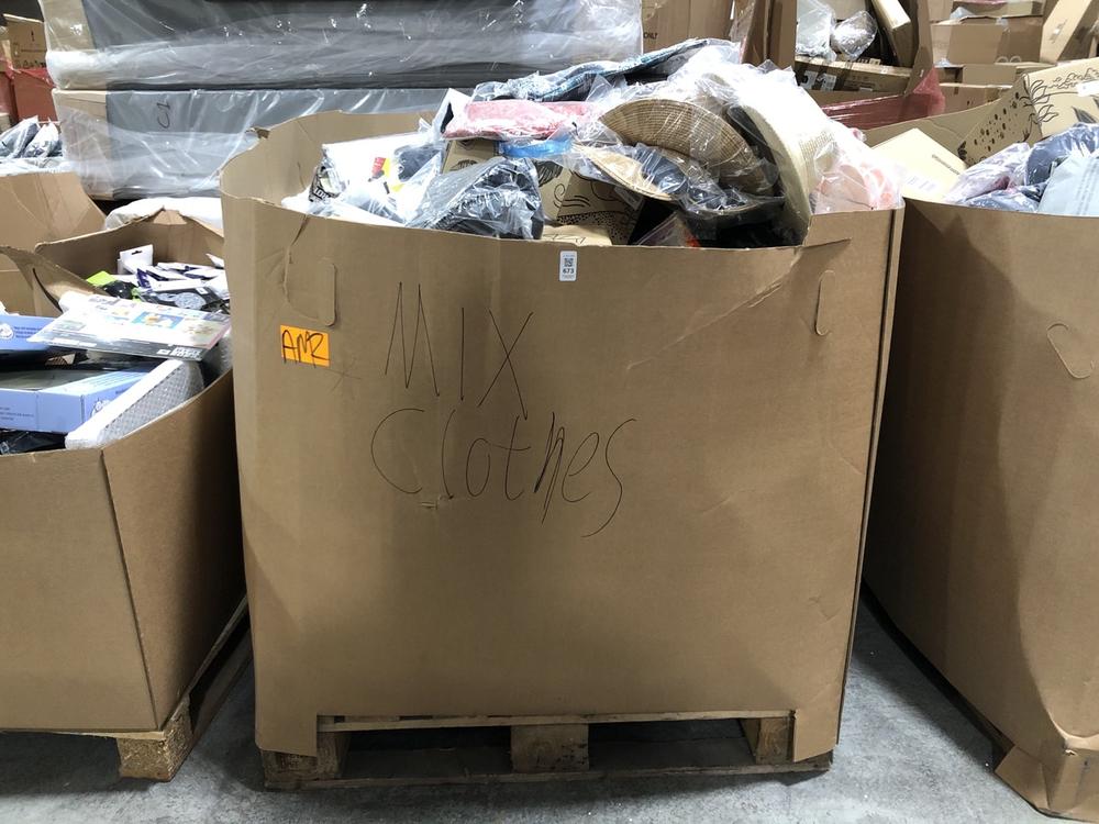 Lot 673  
            Chesterfield SR40 - Collection or Optional Delivery Available 

                
PALLET OF ASSORTED ITEMS TO INCLUDE 3M ALL PURPOSE DUCT TAPE (LOCATION: SR41)