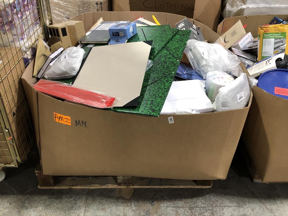 Lot 675  
            Chesterfield SR40 - Collection or Optional Delivery Available 

                
PALLET OF ASSORTED ITEMS TO INCLUDE CANTERBURY RAZE L RUGBY CAP (LOCATION: SR41)