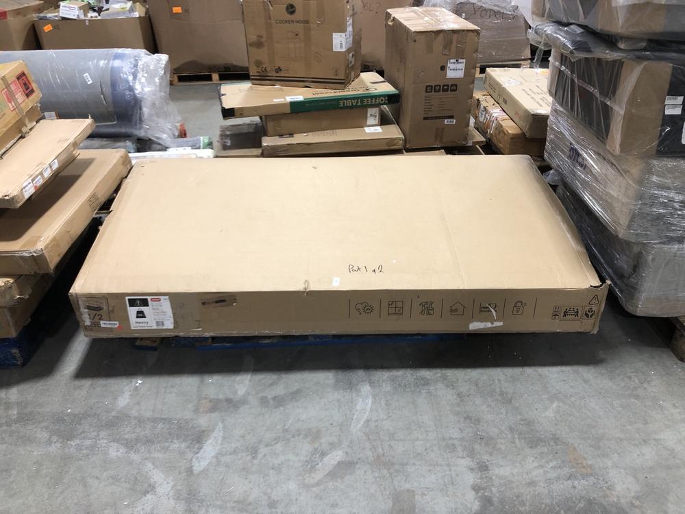 Lot 740  
            Chesterfield SR40 - Collection or Optional Delivery Available 

                
PALLET OF ASSORTED ITEMS TO INCLUDE KETER FACTOR PART 1/2 SHED (LOCATION: SR41)