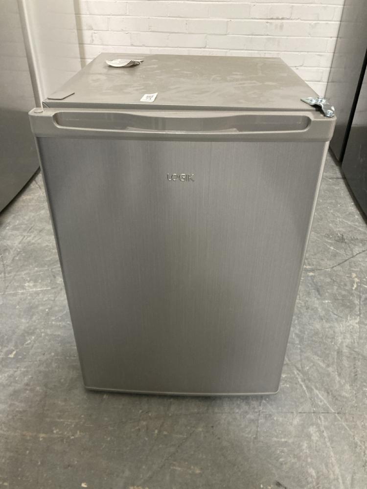 Lot 74  
            Chesterfield SR40 - Collection or Optional Delivery Available 

                
LOGIK UNDERCOUNTER REFRIGERATOR IN SILVER MODEL: LTT68S23 ORIGINAL RRP- £119 (LOC...