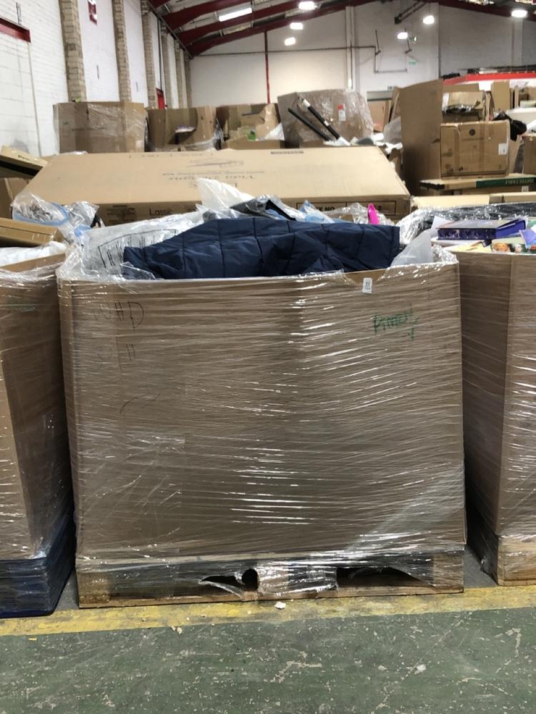 Lot 754  
            Chesterfield SR40 - Collection or Optional Delivery Available 

                
PALLET OF ASSORTED ITEMS TO INCLUDE BASICS NAVY GILET SIZE XXL (LOCATION: SR41)