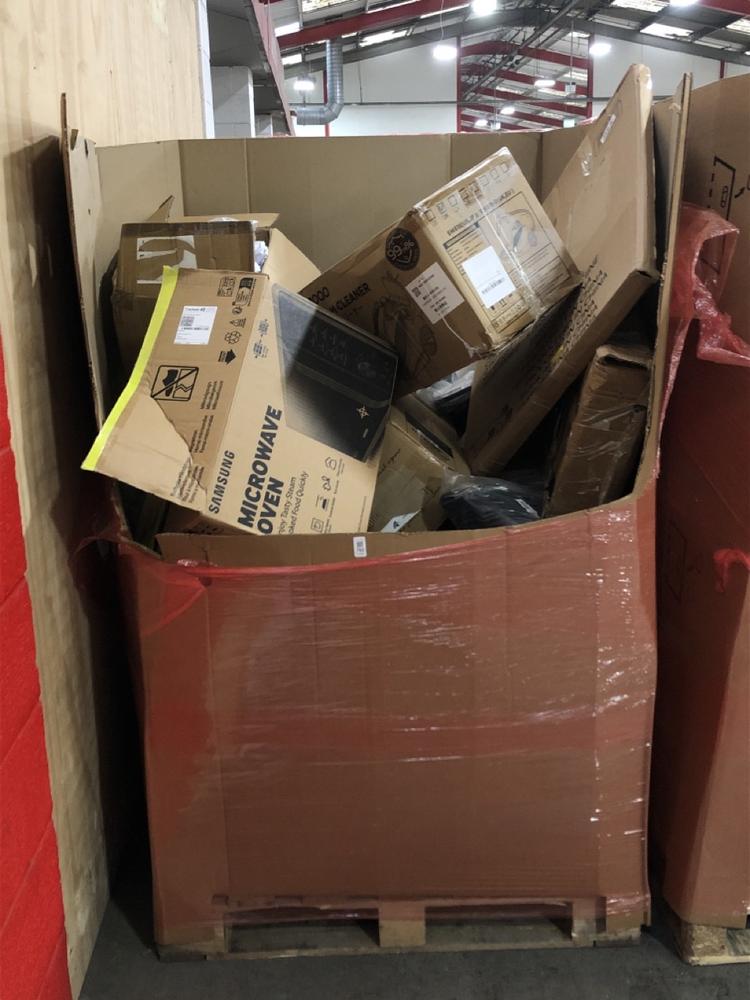 Lot 762  
            Chesterfield SR40 - Collection or Optional Delivery Available 

                
PALLET OF ASSORTED ITEMS TO INCLUDE KROAO STEAM CLEANER (LOCATION: SR41)