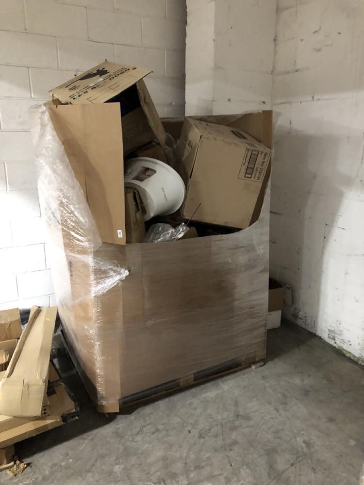 Lot 785  
            Chesterfield SR40 - Collection or Optional Delivery Available 

                
PALLET OF ASSORTED ITEMS TO INCLUDE SHNUGGLE BABY BATH WHITE (LOCATION: SR41)