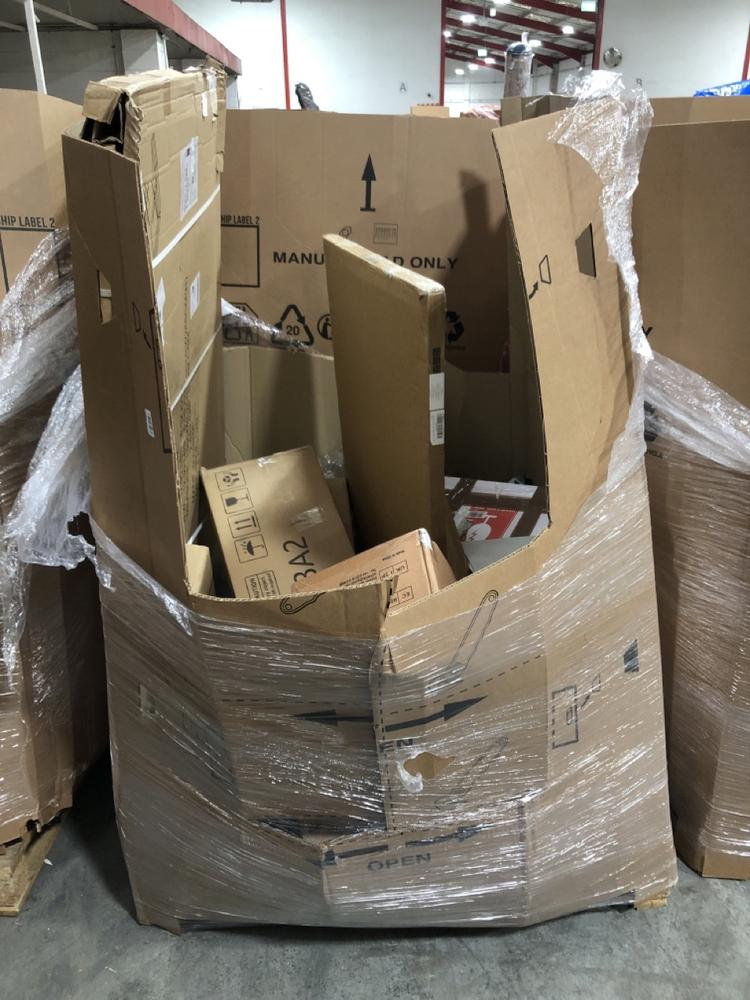 Lot 800  
            Chesterfield SR40 - Collection or Optional Delivery Available 

                
PALLET OF ASSORTED ITEMS TO INCLUDE WHITEBOARD WITH PEN TRAY (LOCATION: SR41)