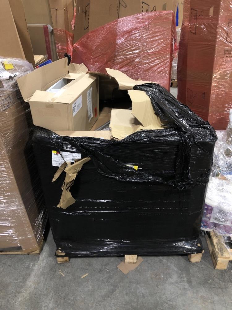 Lot 802  
            Chesterfield SR40 - Collection or Optional Delivery Available 

                
PALLET OF ASSORTED ITEMS TO INCLUDE D RING BINDER (LOCATION: SR41)