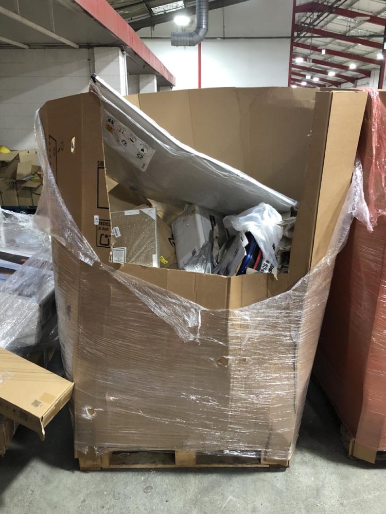 Lot 816  
            Chesterfield SR40 - Collection or Optional Delivery Available 

                
PALLET OF ASSORTED ITEMS TO INCLUDE BLACK PEARL LATEX GLOVES (LOCATION: SR41)