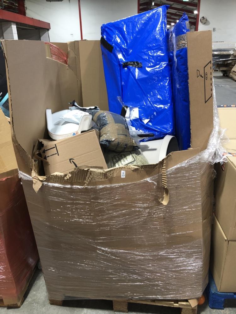 Lot 819  
            Chesterfield SR40 - Collection or Optional Delivery Available 

                
PALLET OF ASSORTED ITEMS TO INCLUDE SINGLE COT MATTRESS (LOCATION: SR41)